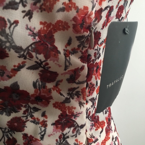SOLD ✔️ NWT Poplin Collar Floral Dress from ZARA - Picture 5 of 8
